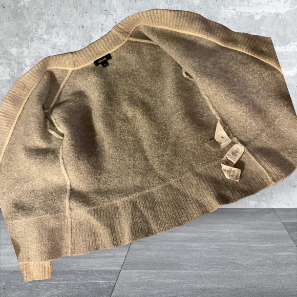 ** ALLBIRDS 100% Merino Wool Sweater. SHRUNK ! - Picture 4 of 7